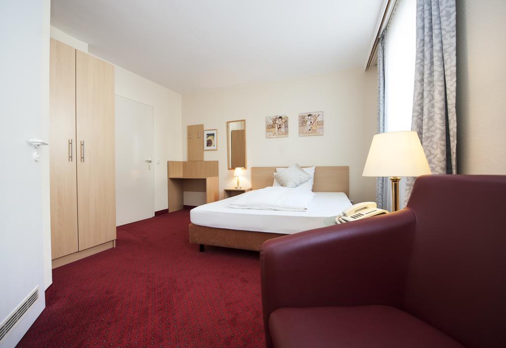Comfort Garni Stadtzentrum Hotel Bielefeld Bagian luar foto