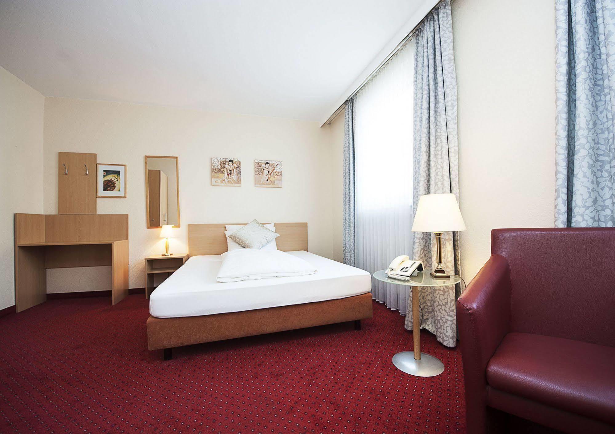 Comfort Garni Stadtzentrum Hotel Bielefeld Bagian luar foto
