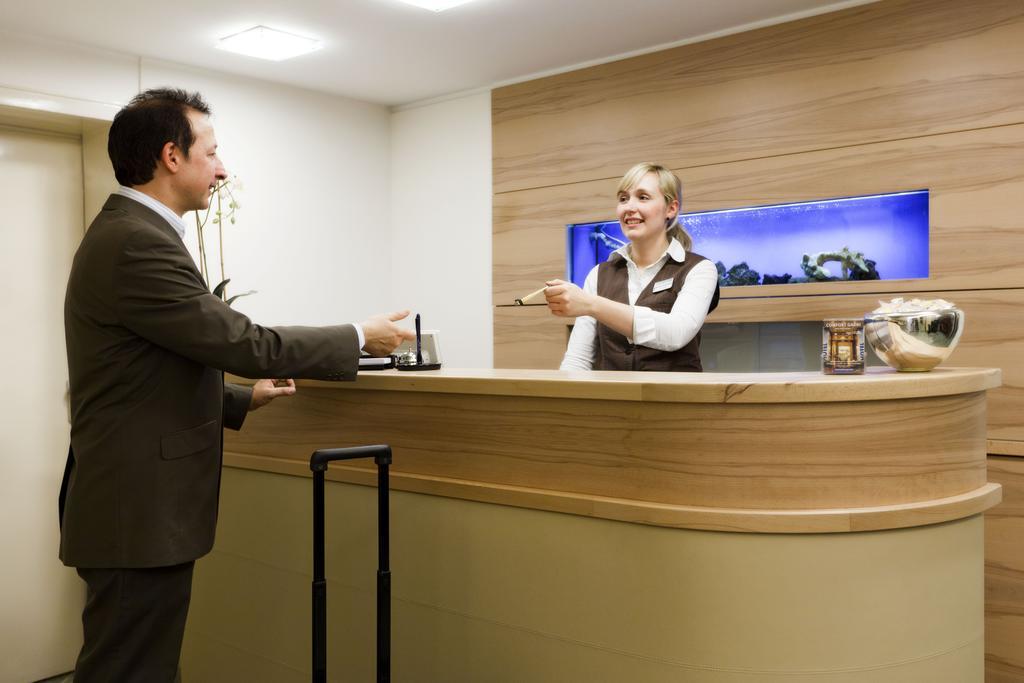 Comfort Garni Stadtzentrum Hotel Bielefeld Bagian luar foto